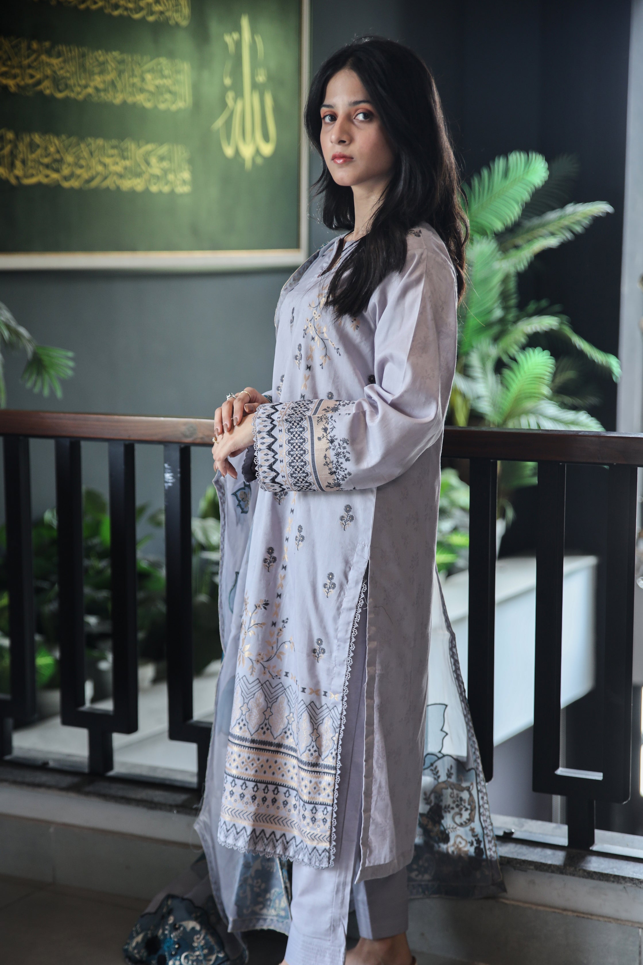 Brosha Lawn with Plain Trouser and Fancy Organza Dupatta