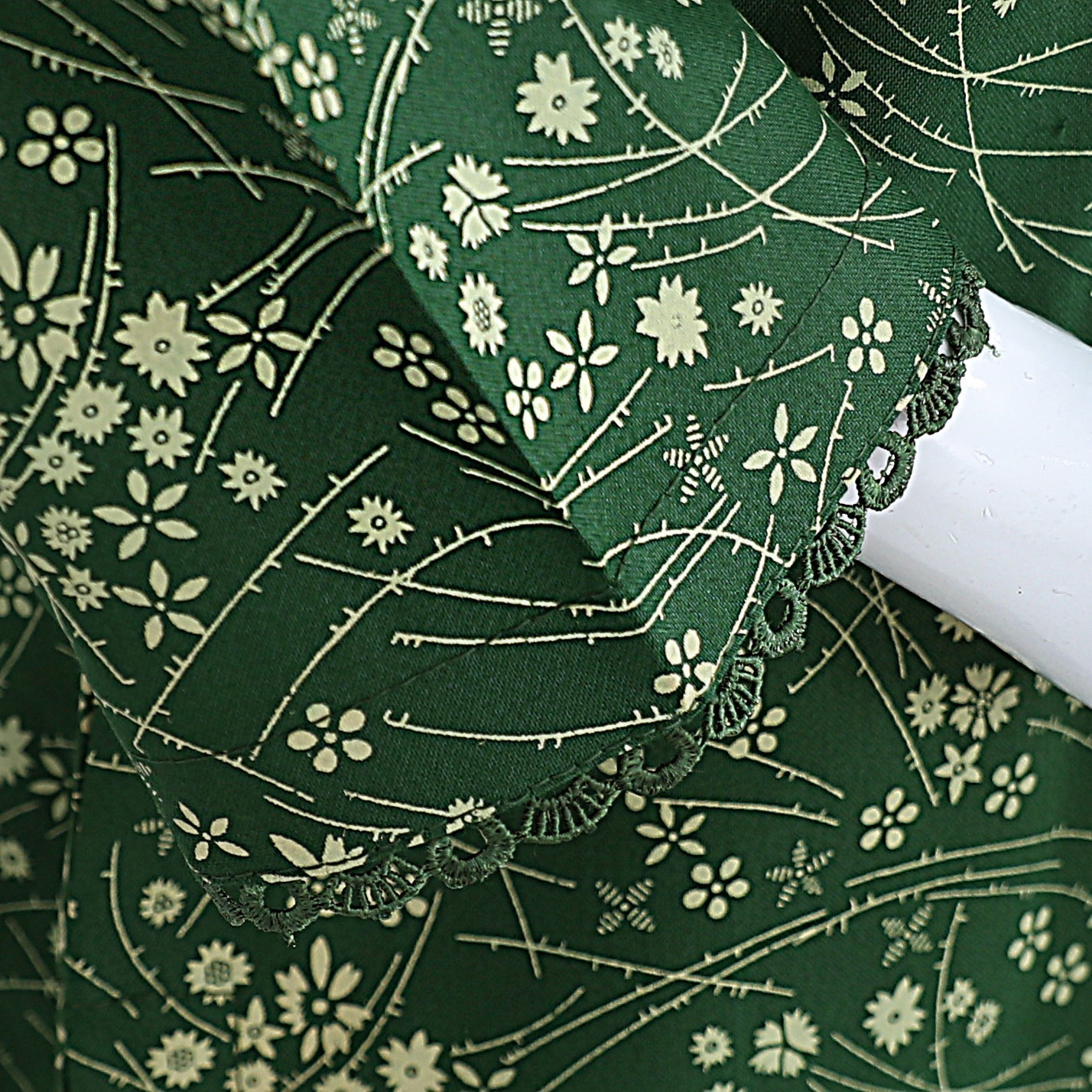 AlKaram Dhanak 2 Piece Beautiful Leaf Pattern With Plain Trouser