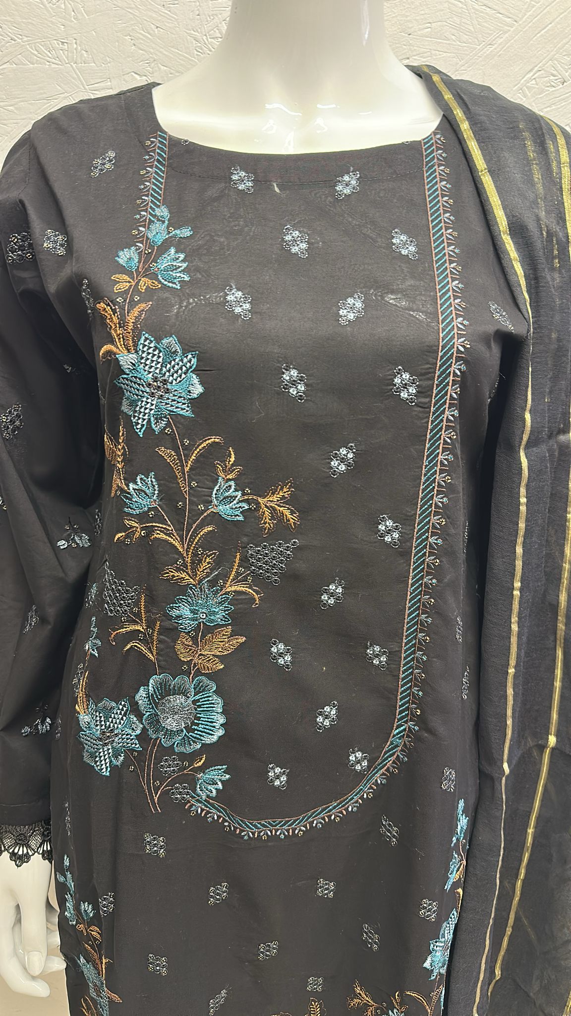 Premium Cotton 3 Piece with Plain Trouser and Plain Tarkashi Dupatta