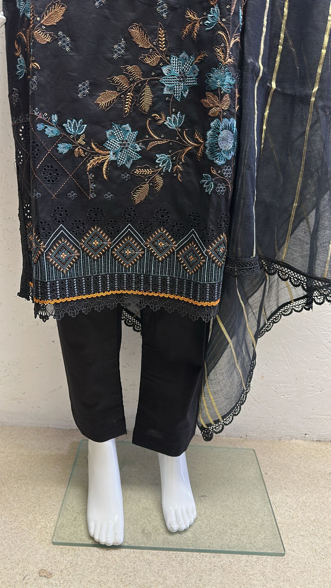 Premium Cotton 3 Piece with Plain Trouser and Plain Tarkashi Dupatta