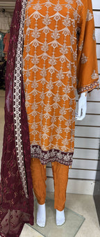 Breeze Exclusive Embriodery Shirt with Raw Silk Trouser and Embriodery Contrast Dupatta